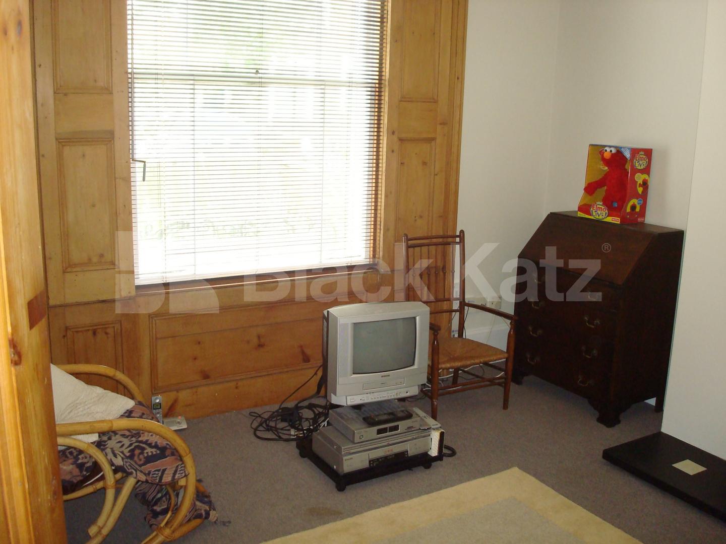 			2 Bedroom, 1 bath, 1 reception Flat			 Windsor Road, Holloway